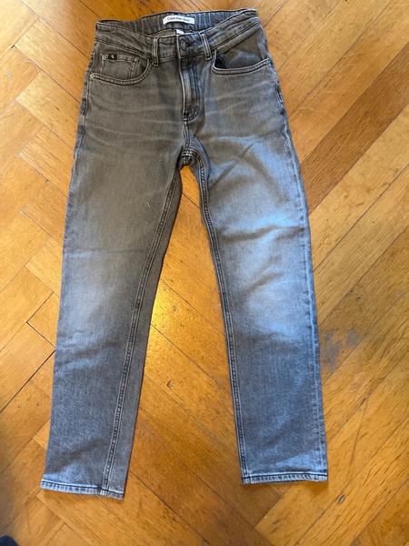 Calvin Klein Jeans. Gris 14ans 164 cm Commerzbank neuf