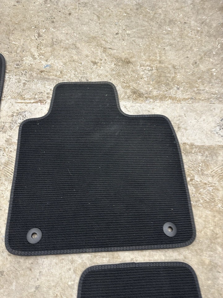 GENUINE VOLVO XC40 FLOOR MATS CARPET MAT SET OF 4 20182024 CAR MATS eBay