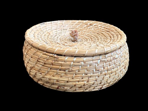 Native American Lidded Basket Salish - Picture 4 of 12