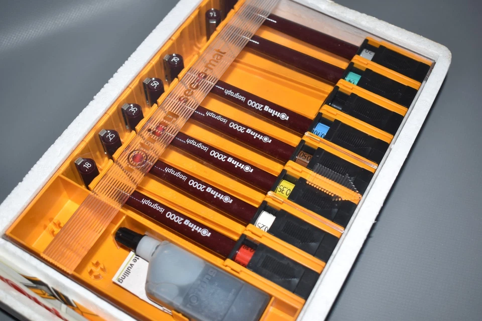 Rotring 2000 Isograph sec-o-mat 8-teiliges Zeichen-Set in stabiler Box /#A4 - Bild 2 von 4