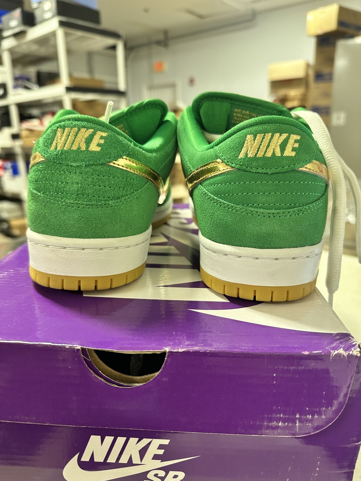 Size 10M/11.5W - NIKE SB DUNK LOW ST. PATRICKS DAY NIKE SB DUNK LOW ST. PATRICKS