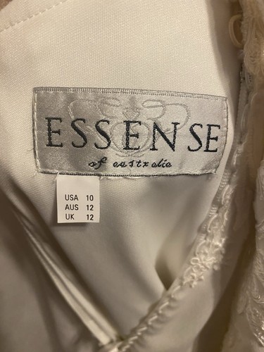 Essence of Australia Wedding Dress Size 10 USA Ivory, Lace, with train pre-owned - Picture 9 of 13