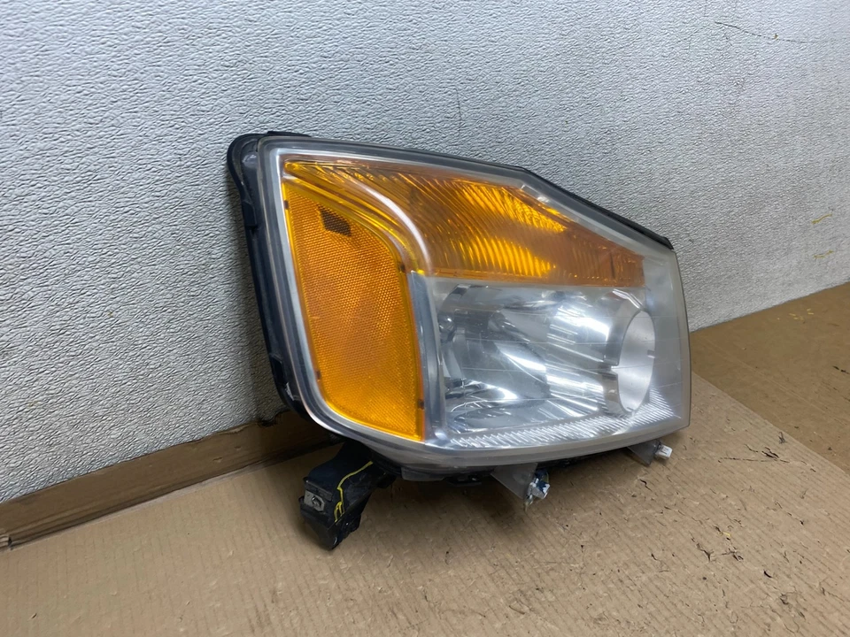 Faro halógeno para pasajero derecho Nissan Armada 2008-2015 OEM U2730 DG Foto 3 de 4