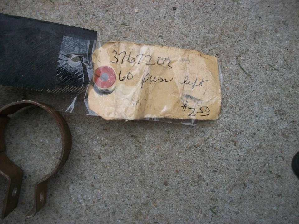 Chevrolet Impala Belair El Camino 1960 raro nos tubo de escape soporte GM 3767203 Foto 2 de 3