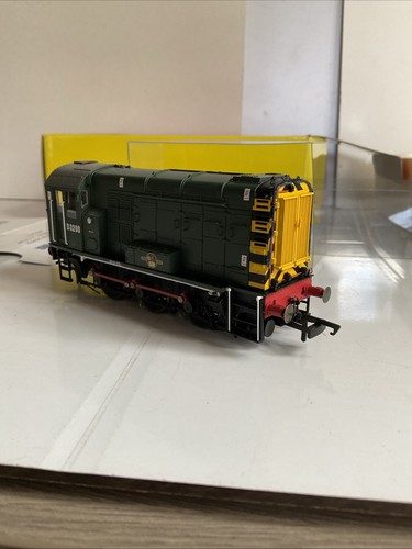 Hornby R2589 .BR Diesel Electric.class 08 Locomotive.D3200.dcc Ready - 第 2/11 張圖片