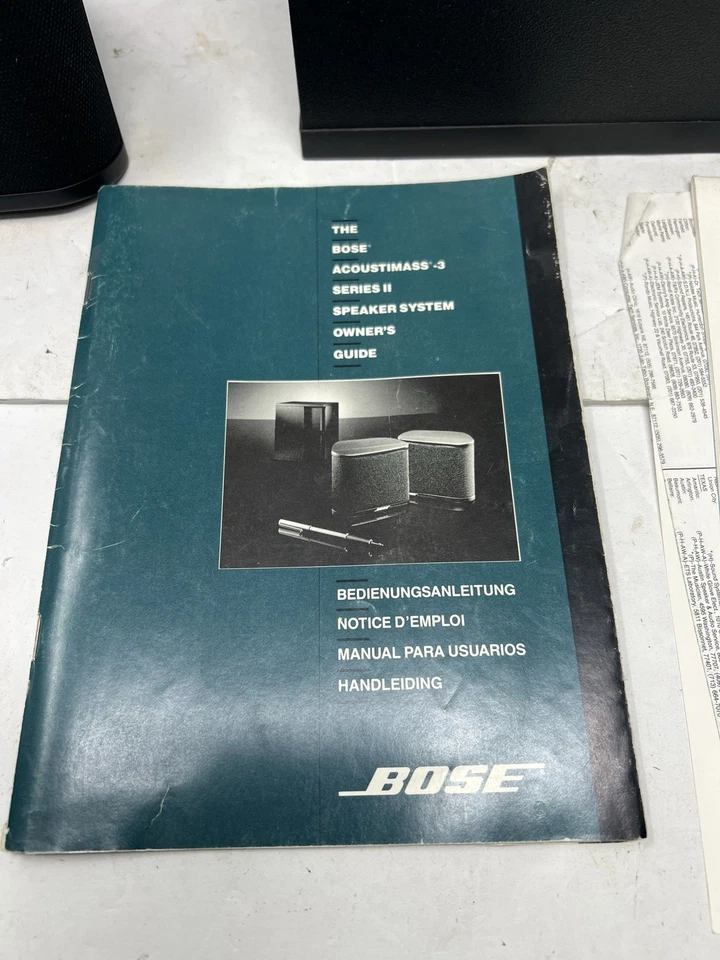 Subwoofer Bose Powered Acoustimass 3 Serie II - 2 manuales de altavoces con cable Foto 4 de 4