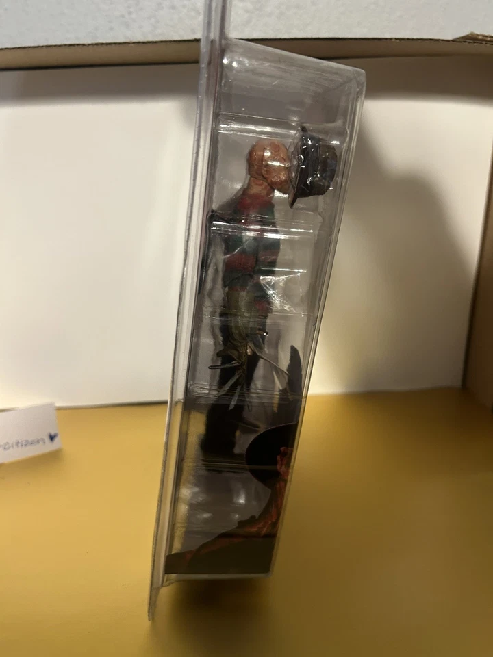 Carrete Freddy Krueger Pesadilla en Elm Street Neca Juguetes Freddy's Dead Foto 2 de 4