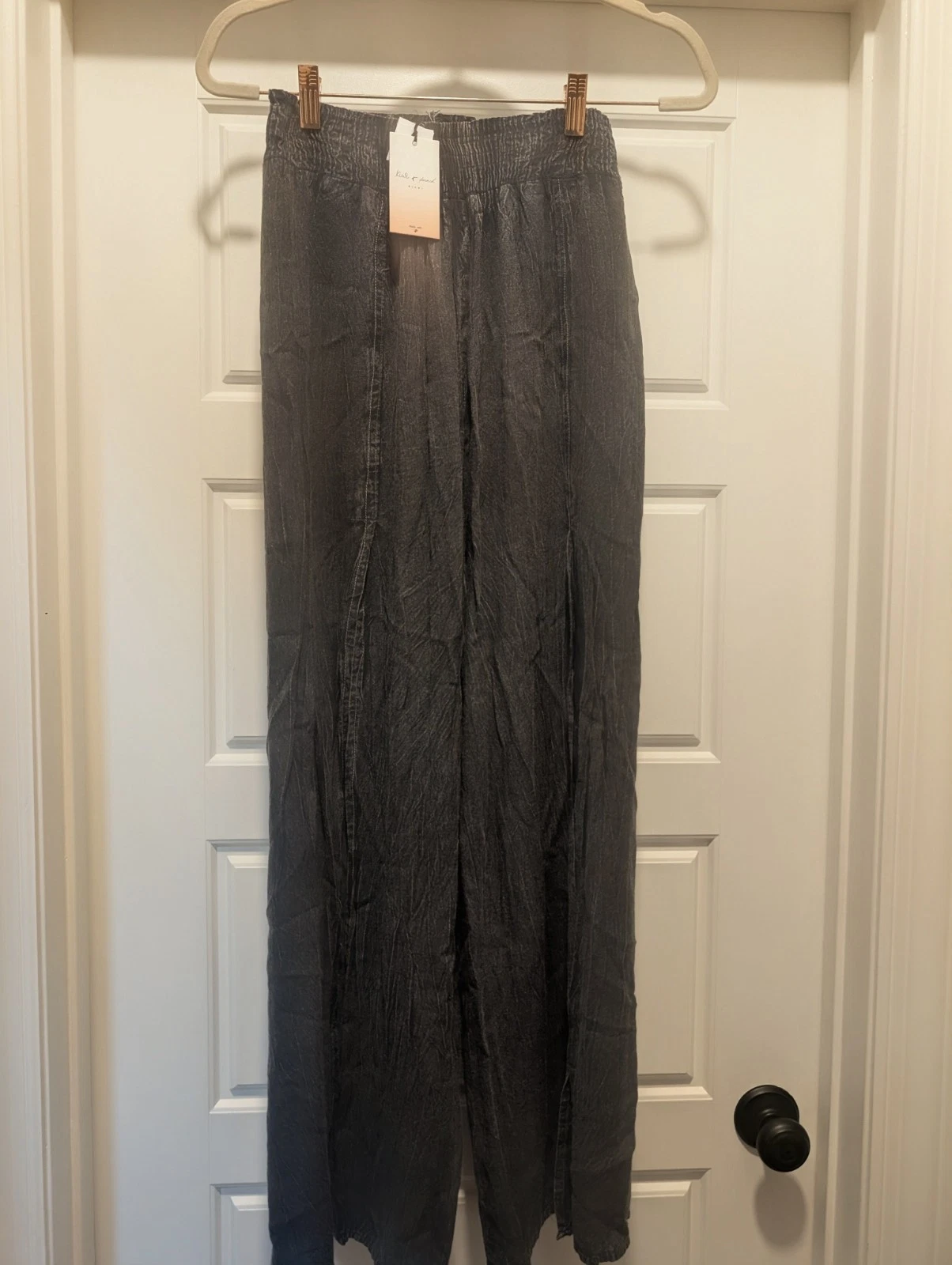 Kiwi + Punch size M gray sun washed pull-on pants beach bohemian NWT
Opens in a new window or tab