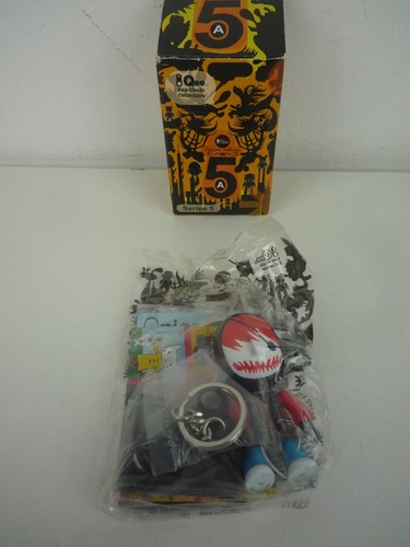 DE COLECCIÓN 2004 TOY2R QEE CADENA COLECCIÓN SERIE 5A ZOMBIE 2.5" LLAVERO SOPORTE #7 - Imagen 5 de 8