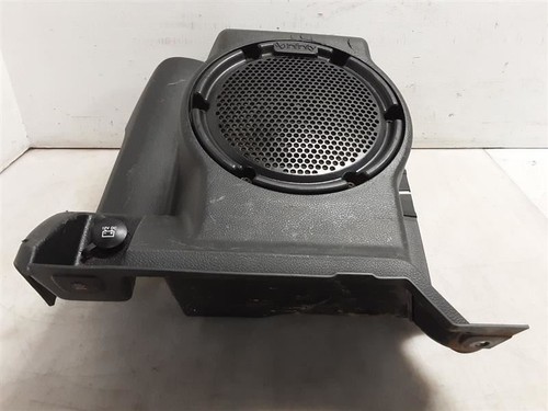 Jeep JK Wrangler OEM Rear Passenger Infinity Subwoofer wHousing 2011-2012 139450 - Picture 2 of 24