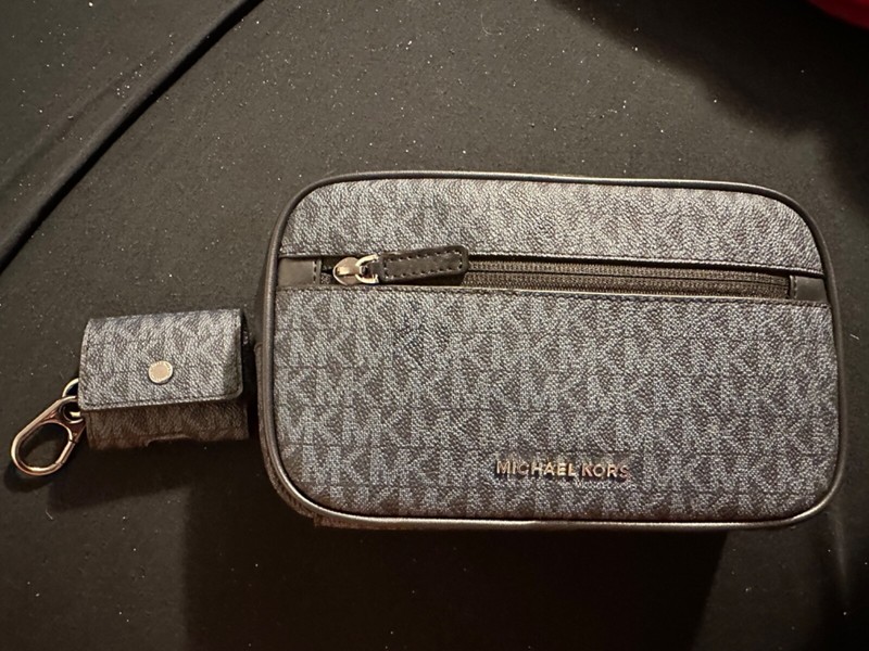 MICHAEL KORS MENS 3-in-1 Logo Travel Gift Set