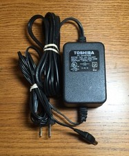 Toshiba AC Adaptor AD-121ADT Input 120VAC 60Hz 25W Output 12VDC 1A
