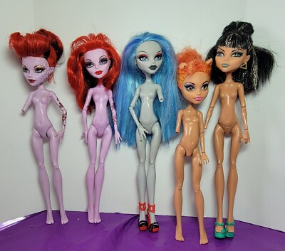 Monster High 5 lot dolls w missing arms no clothes 2008-2011