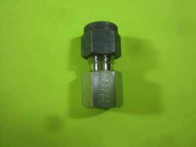 Parker CPI 1/4'' Tube x 1/8'' Pipe -- 4-2 GBZ-SS -- New