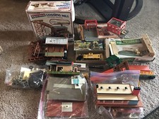 Toy train Buildings And trains LOT OF 10 or More Pieces