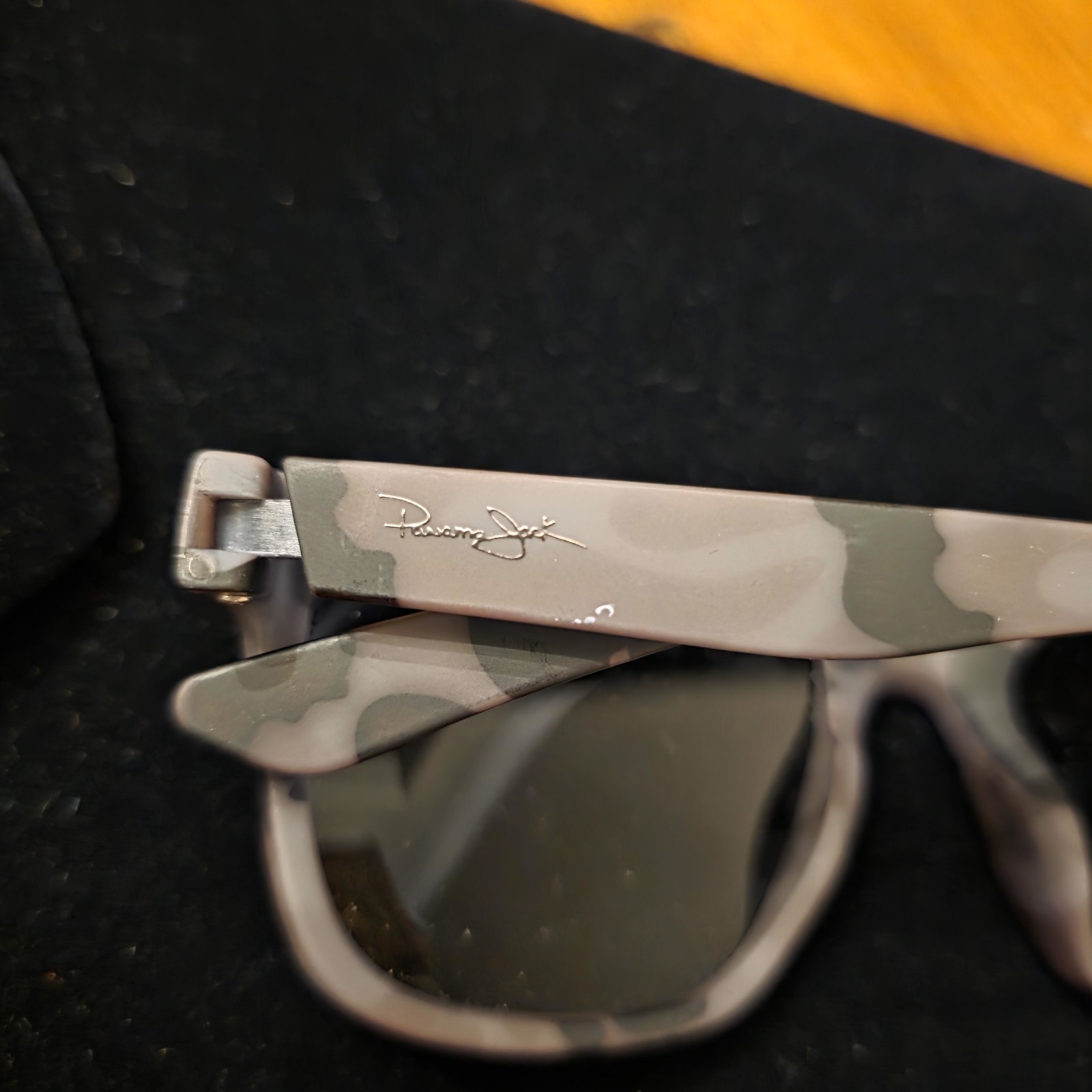 Panama Jack x Foster Grant Camo UVA-UVB Square Men's Polarized Sunglasses image 9
