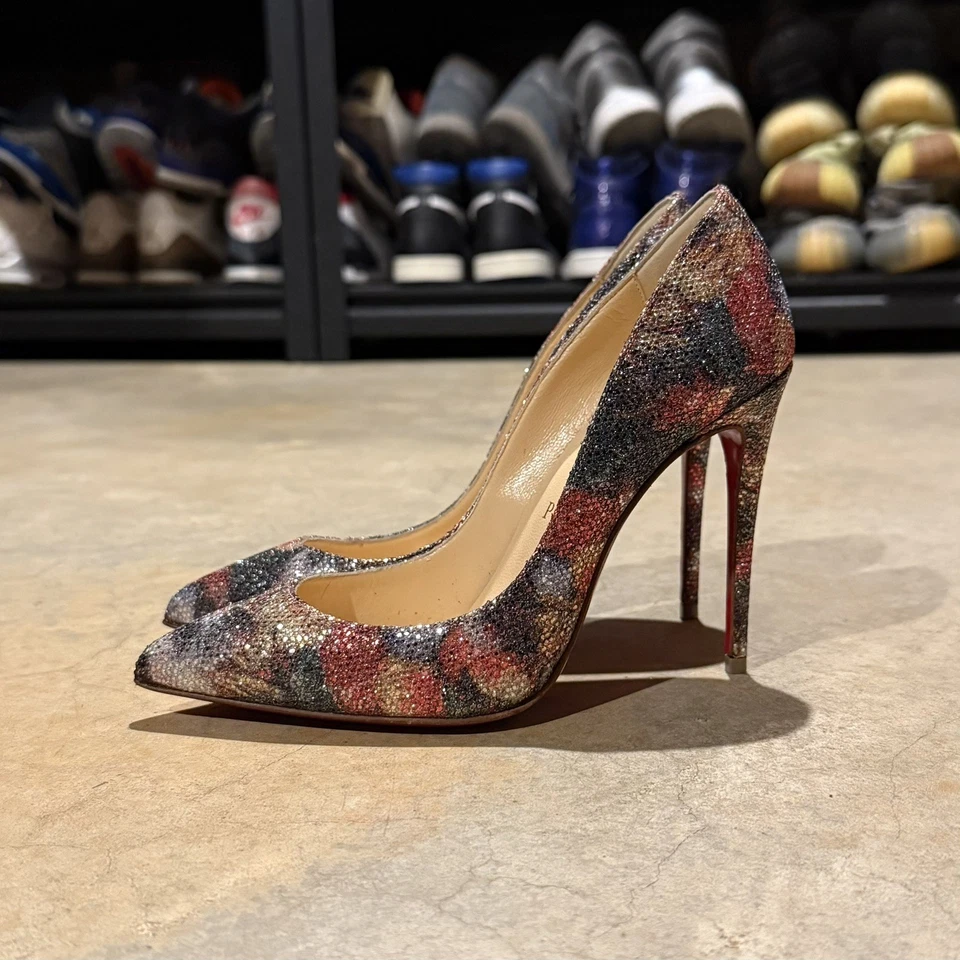 Christian Louboutin Pigalle Follies 100 Brillo Pluma Floral Tacones Bombas EU 35 Foto 2 de 4
