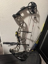 BLACKOUT INTRIGUE XS Compound Bow with Camouflage Design and Stabilizer