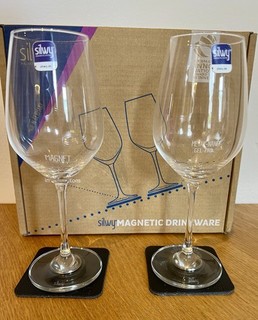 silwy Weingläser 2er Set 340 ml Glas transparent Magnetboden inkl. Gel Pads