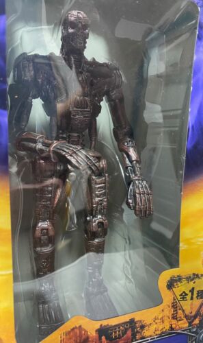 Terminator 4 Salvation : T-600 Endoskeleton Figure Damaged color FuRyu - Picture 4 of 9