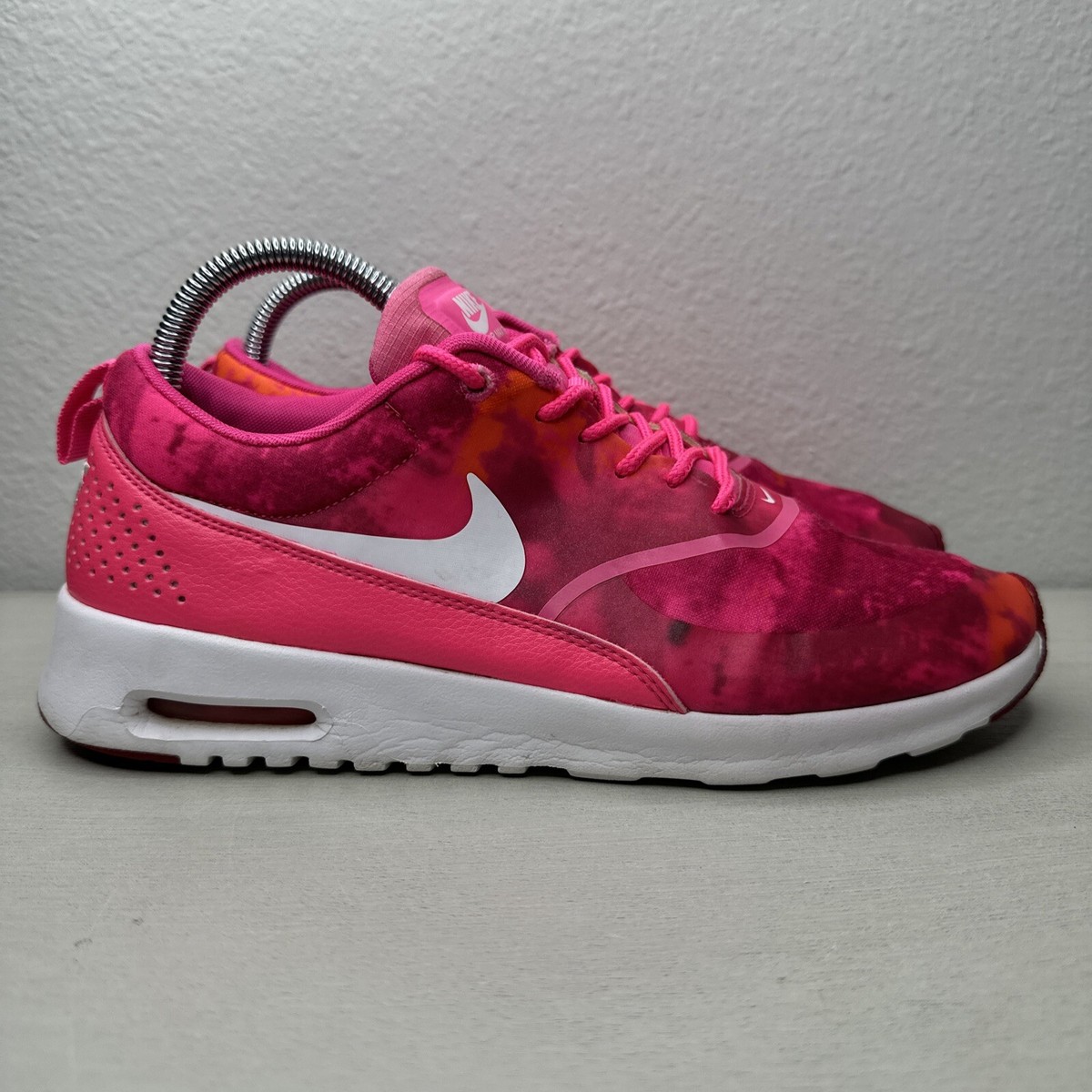 Size 9 - Nike Air Max Thea Fireberry, Pink, Powder White Size 9 - Nike Air Max Thea Fireberry, Pink, Powder White