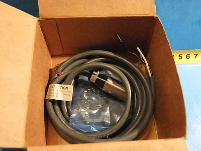 OMRON E2E-X7D1-N 12-24 VDC Näherungsschalter
