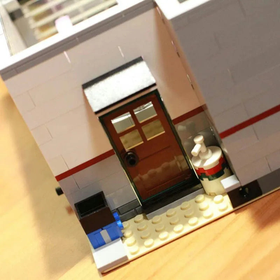 Set Costruzione Corner Garage 2569 Pezzi - Modulare Compatibile LEGO - Brickingdom 10264, 6 Minifigure, 3 Piani