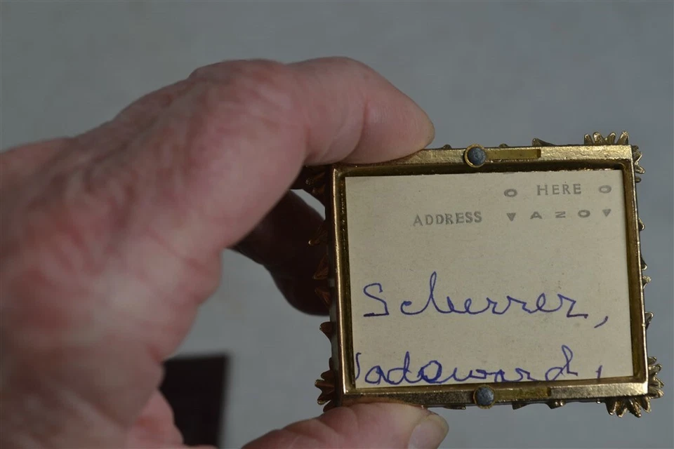  marco de fotos antiguo con vidrio pequeño 2,5 x 2 joyas foto soldado Primera Guerra Mundial original  Foto 3 de 4