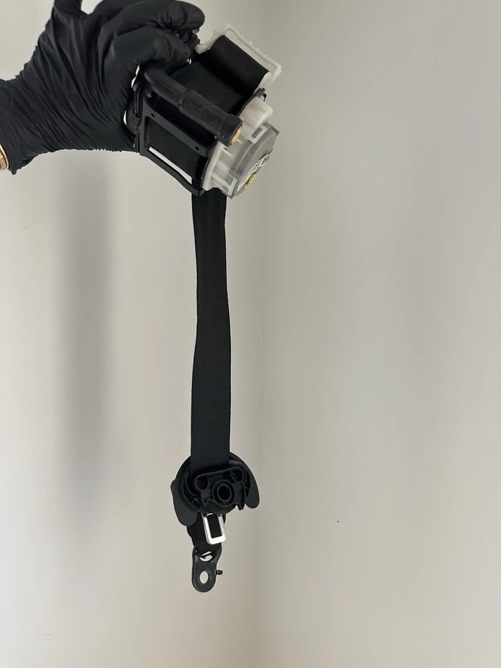 Volkswagen Touareg 2011-2014 trasero izquierdo lado conductor retractor cinturón seguridad trasero Foto 4 de 4