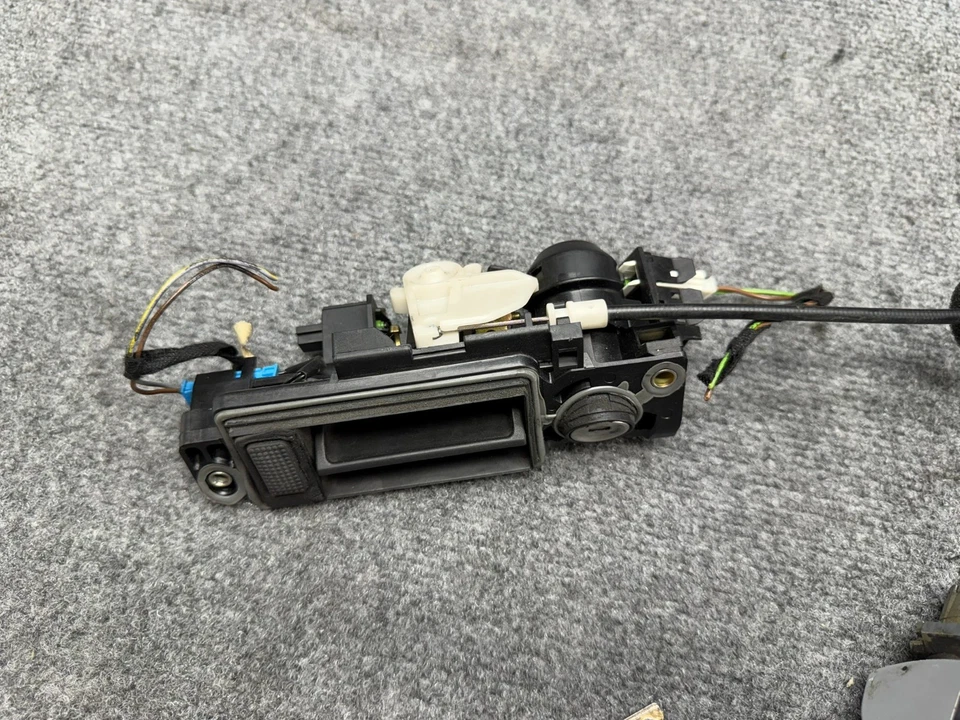 MERCEDES W219 W211 CLS55 CLS63 AMG TAPA MALETERO BLOQUEO PESTILLO MANGO CON MECANISMO OEM Foto 4 de 4