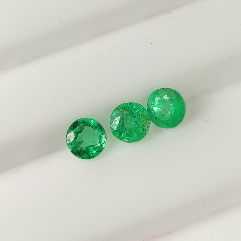 0.64 Ct Natural Zambian Green Emerald Fine Luster Round Cut Set - G- 182