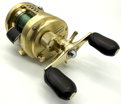Shimano CALCUTTA CONQUEST 100 Right Bait Casting Reel with Box
