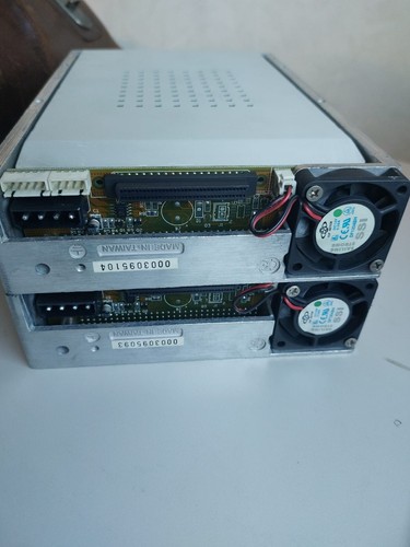 Adaptec Controller SCAdaptec Controller SCSI 29160N schSI 29160N scheda + 2 rack - Foto 3 di 3