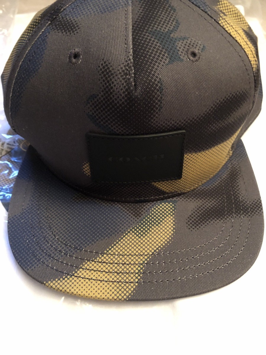 【新品】COACH コーチ CAMO FLAT BRIM HAT キャップ 正規品 ストリート ストレートキャップ　ベースボールキャップ 迷彩 メンズ レディース Hat Brim Flat カモフラージュ レザー Cap)