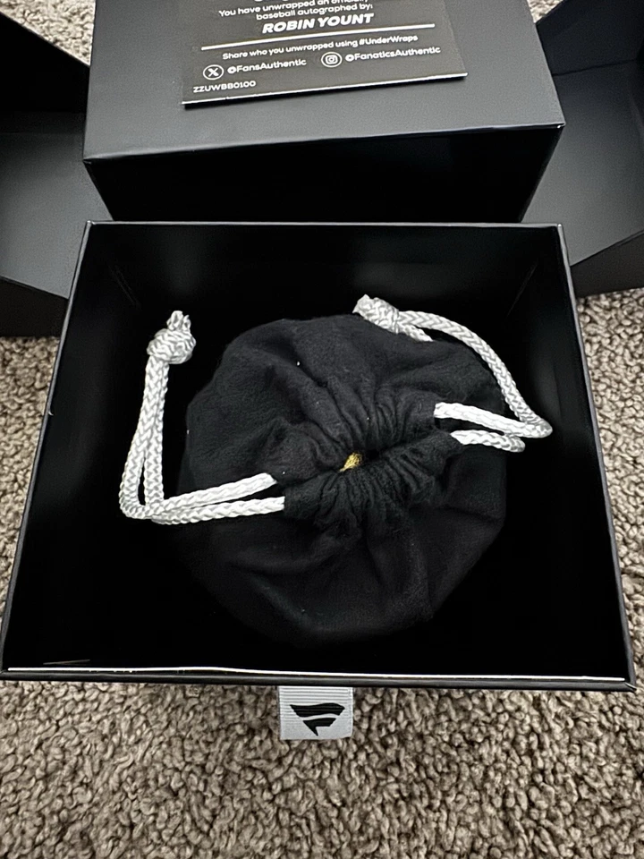 Robin Yount Milwaukee Brewers Autografiado Oro Béisbol MLB Pelota Oficial Raro Foto 3 de 4