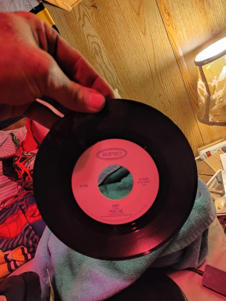 Pearl Jam Who You Are/Habit [Eddie Vedder] 7" 45 RPM 1996 Epic Records EX - Image 2 of 4