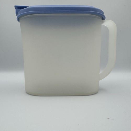 TUPPERWARE 2189A-1 SLIMLINE 1 QT PITCHER WITH #2010B-2 COUNTRY BLUE FLIP TOP LID - Picture 8 of 12
