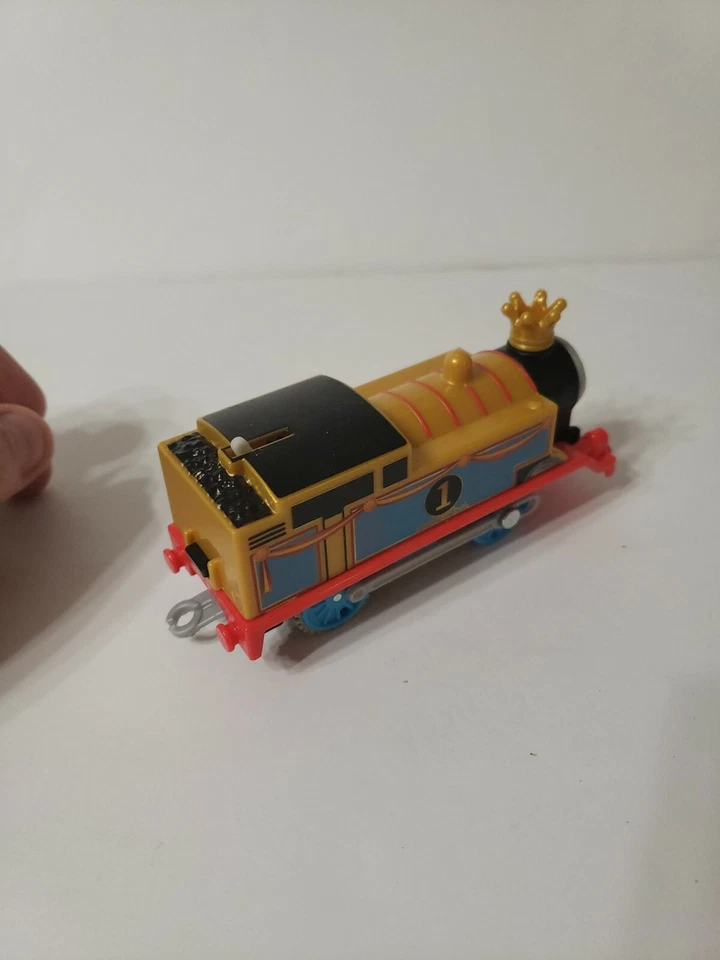 Thomas The Train Trackmaster Tomy Sleepy Golden Crown MONKEY MANIA  Tested - Image 3 of 4
