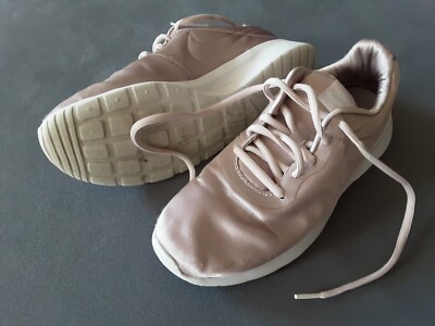Nike Tanjun Premium Mädchen Sneaker 38 Schuhe edel Satin glänzend hell rosa weiß