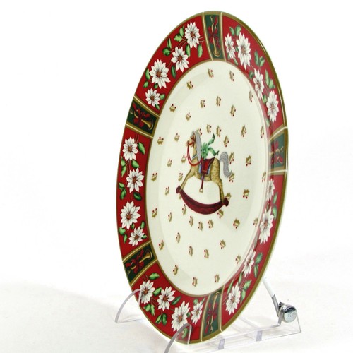 Kobe CHARLTON HALL 7.75" Salad Plate Rocking Horse White Flower Red Green Japan - Picture 3 of 10