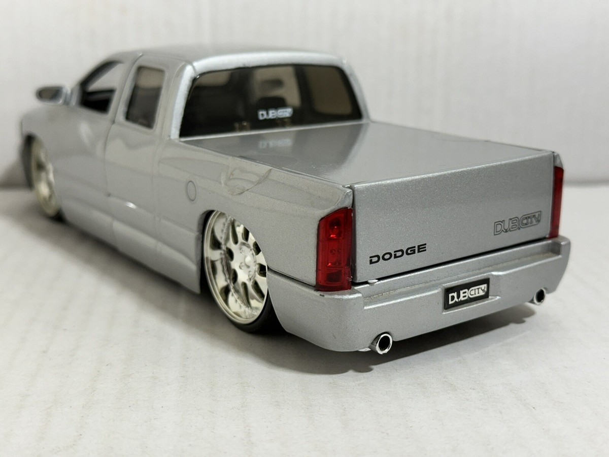 JADA DUB CITY 2003 DODGE RAM 1500 SILVER 1:24 DIECAST MODEL