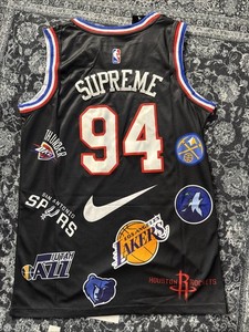 Supreme×Nike×NBAトリプルコラボ（シューティングスリーブ） シュプリーム x ナイキ x NBA シューティングスリーブを選手が着けたら