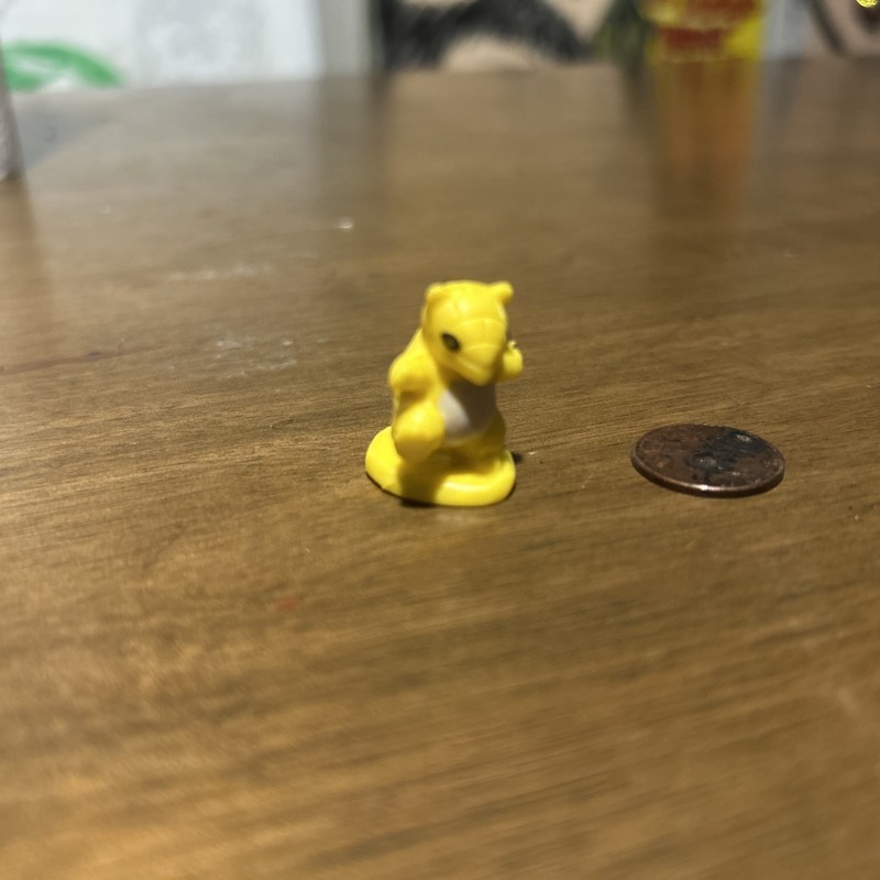 Vintage RL Pokemon 'Sandshrew' 1" Collectable Mini Figure