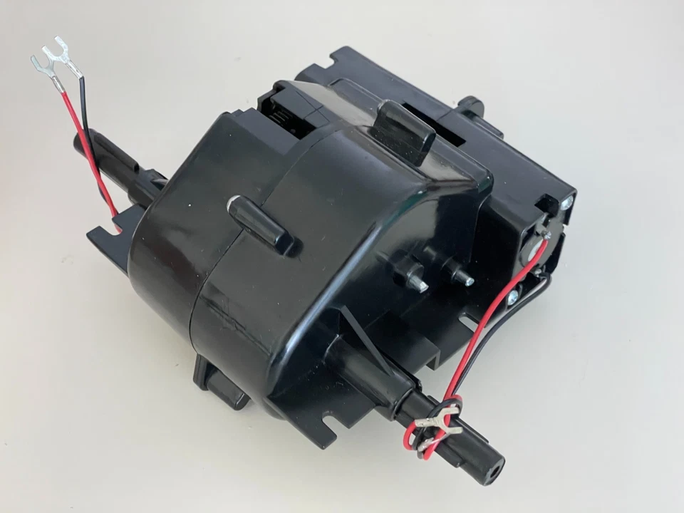 Twin brushed motors gearbox for toy car or robot, never used, vintage - Image 3 of 3