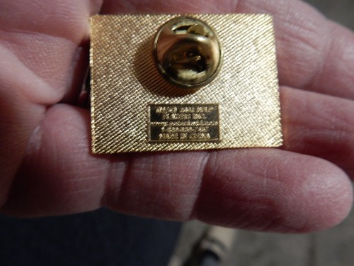 RARE Brett Favre pin 2002 nfl players inc (NFLP) EXC! 1.25" x 1" - Picture 3 of 7