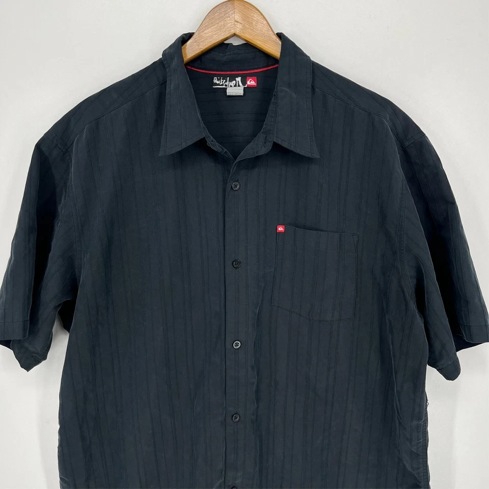 Quiksilver Short Sleeve Button Shirt Men's XL Black Striped Pocket Logo Vtg Y2K - Image 2 of 4
