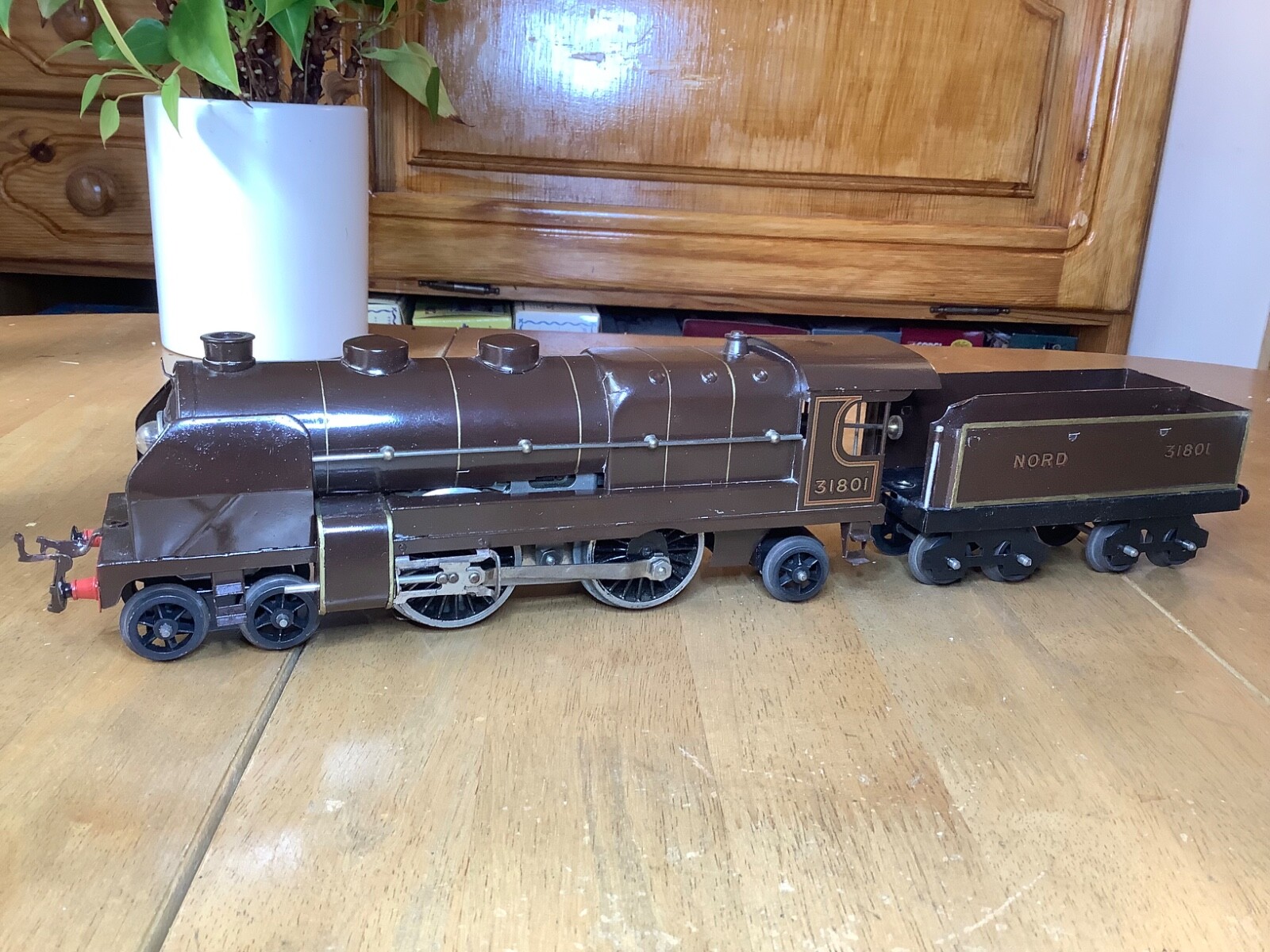 Picture 1 of 9