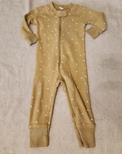 Quincy Mae zippy footie size 12-18m
