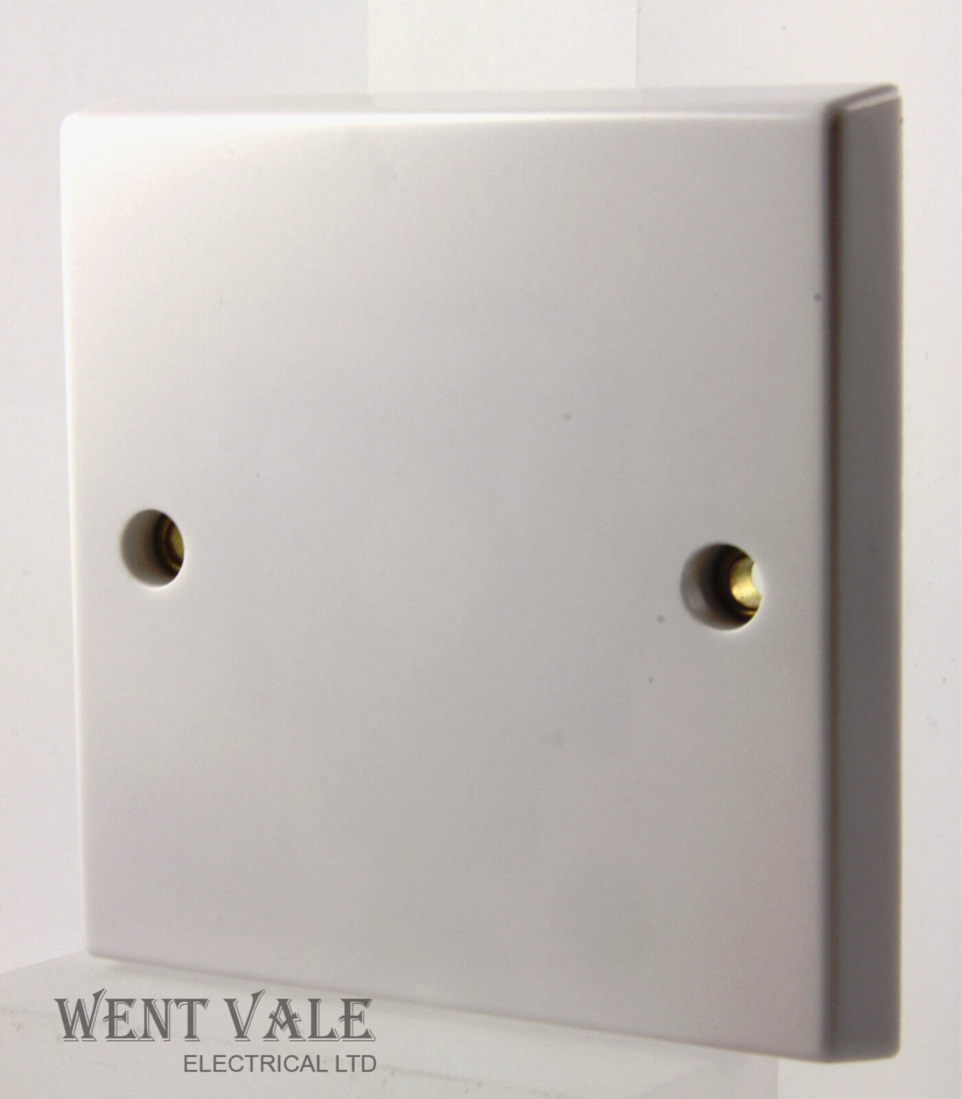 Volex - VX9990 - 13a White Moulded One Gang Flex Outlet Plate Unused