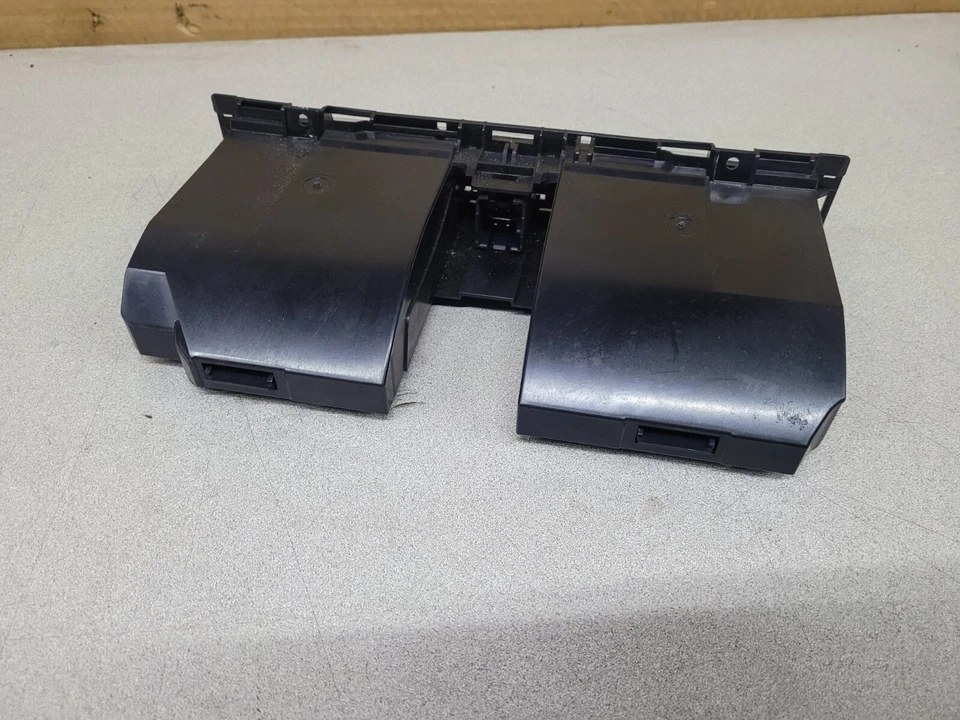 VOLKSWAGEN CC 2008-2012 PLATA TABLERO CENTRAL BANDEJA PARA MONEDAS CON INTERRUPTOR DE PELIGRO 3c0858407 Foto 3 de 4